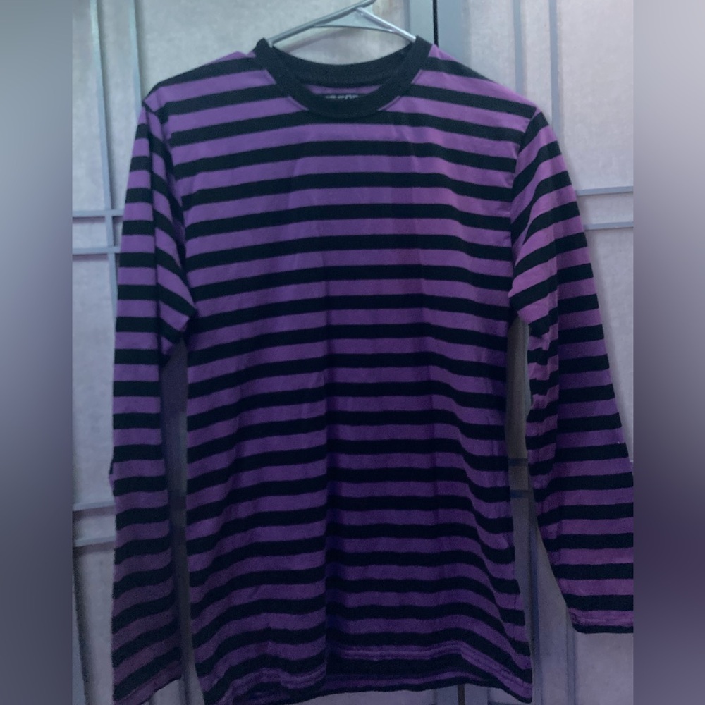 Striped Hot Topic Long sleeve shirt